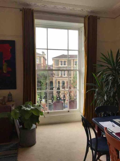 Stunning Arty Apartment In The Heart Of Clifton บริสตอล ภายนอก รูปภาพ