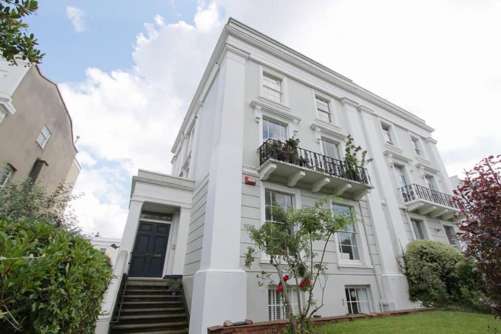 Stunning Arty Apartment In The Heart Of Clifton บริสตอล ภายนอก รูปภาพ