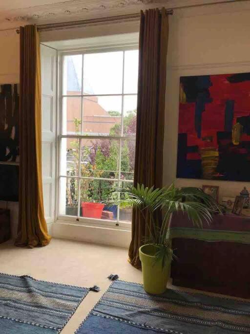 Stunning Arty Apartment In The Heart Of Clifton บริสตอล ภายนอก รูปภาพ